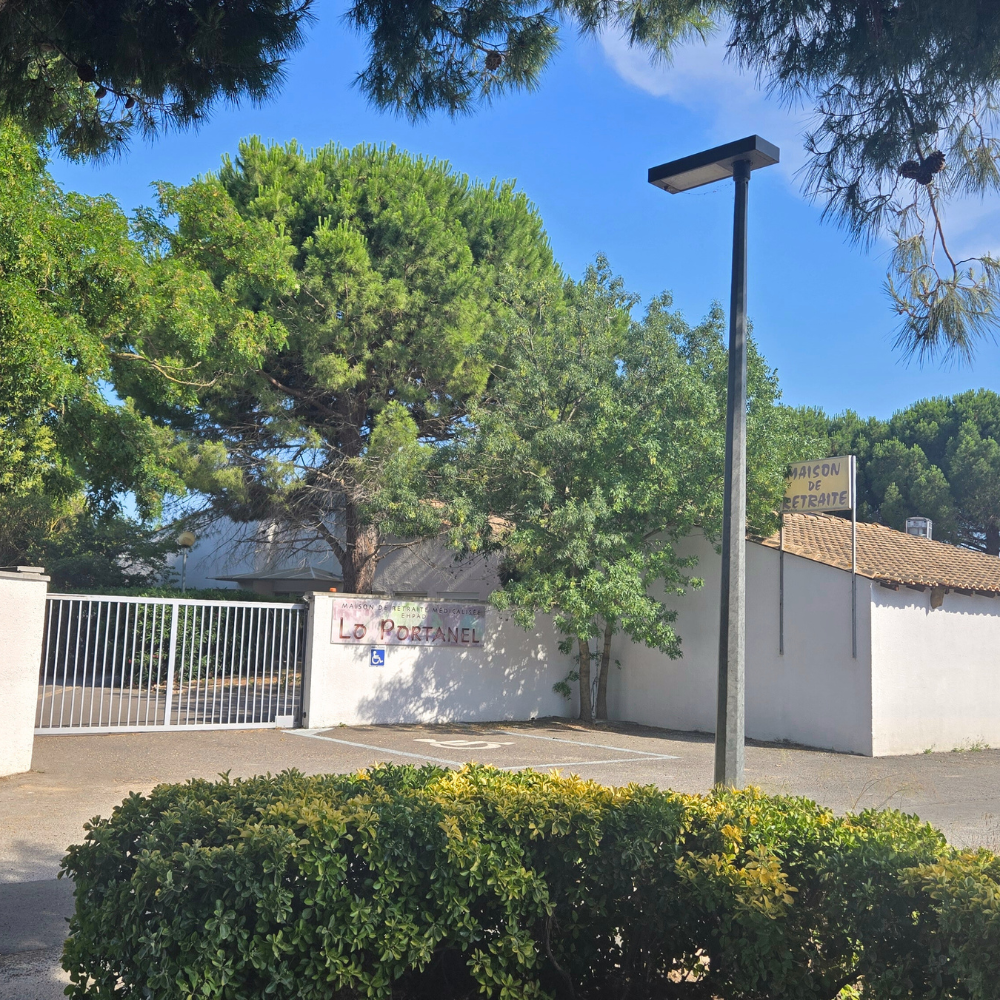 Bâtiment plain-pied Lo Portanel EHPAD dans l'Aude