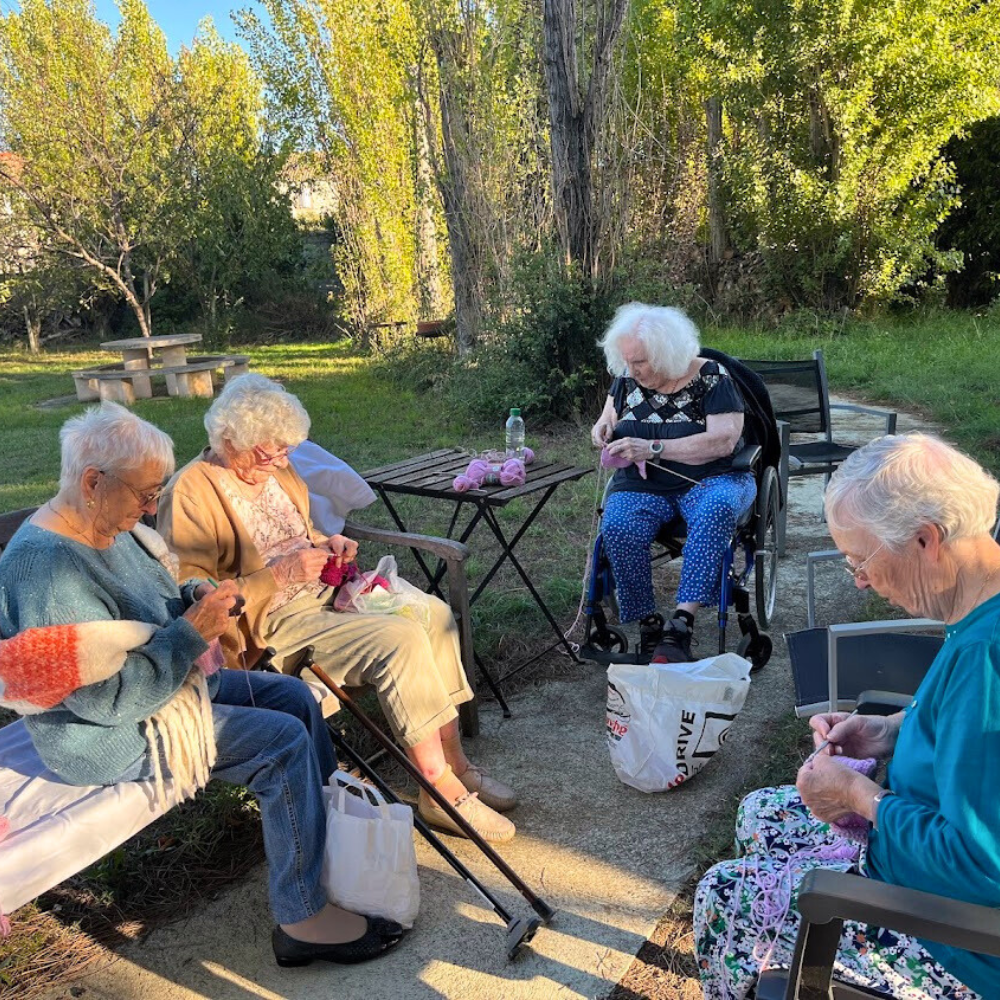 Moments en pleine nature chez Lo Portanel EHPAD à Saint-Marcel-sur-Aude